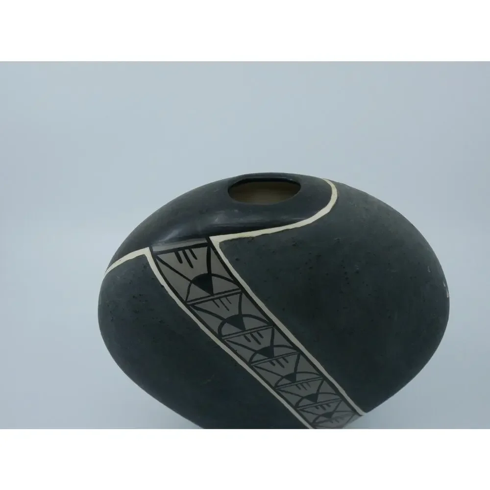 VTG Pueblo Style Blackware Seed Canteen Vase Signed 4C BlK. Elk. (Black Elk)